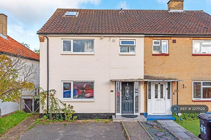 5 Bedroom Semi-Detached House To Rent In Stormont Way, Chessington, KT9