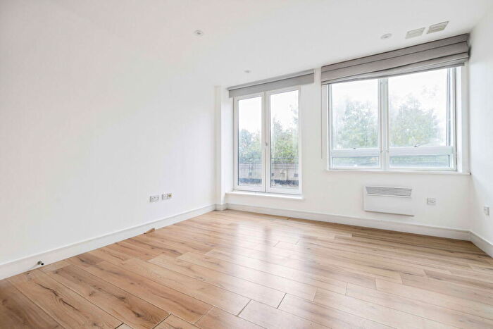 2 Bedroom Flat To Rent In Albemarle Road, Beckenham, BR3