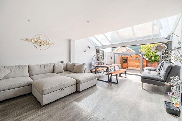 3 Bedroom Town House For Sale In Jubilee Drive, Church Crookham, Fleet, GU52