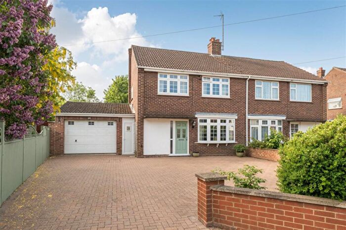 3 Bedroom Semi-Detached House For Sale In High Street, Kempston, MK42