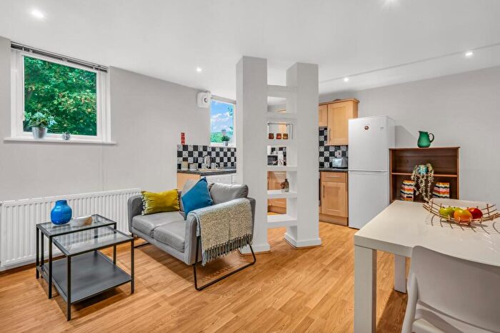 2 Bedroom House To Rent In Cliff Road - Design House, Leeds, LS6