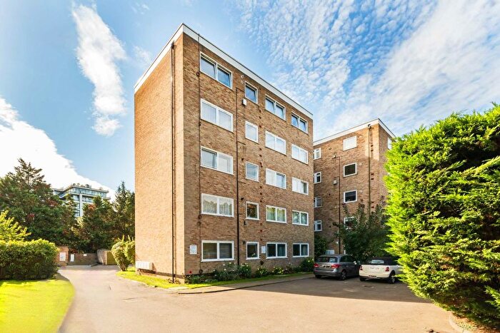 2 Bedroom Flat For Sale In Gordon Road, Ealing, W5