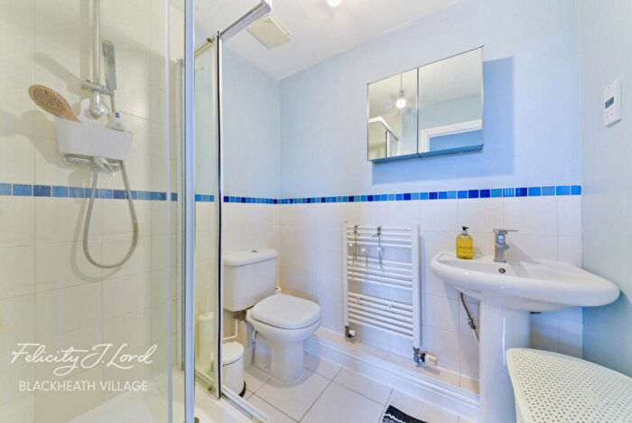 3 Bedroom Terraced House For Sale In Barlow Drive, London, SE18