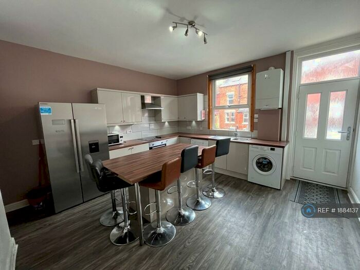 6 Bedroom Terraced House To Rent In Brudenell View, Leeds, LS6