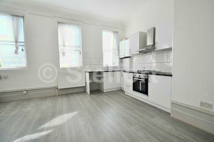 1 Bedroom Apartment To Rent In Holloway Road, London, N19