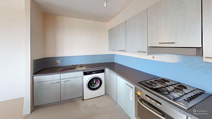 2 Bedroom Flat For Sale In Axon Place, Ilford, IG1