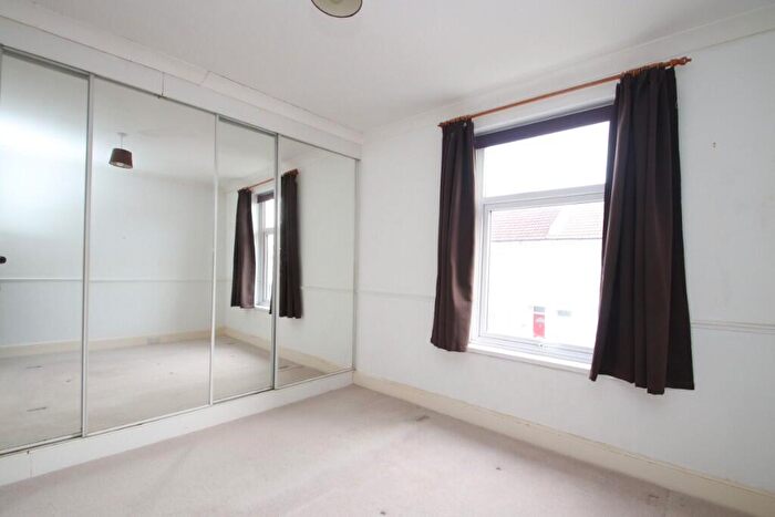 2 Bedroom Terraced House For Sale In Bath Road, Portsmouth, Hampshire, PO4