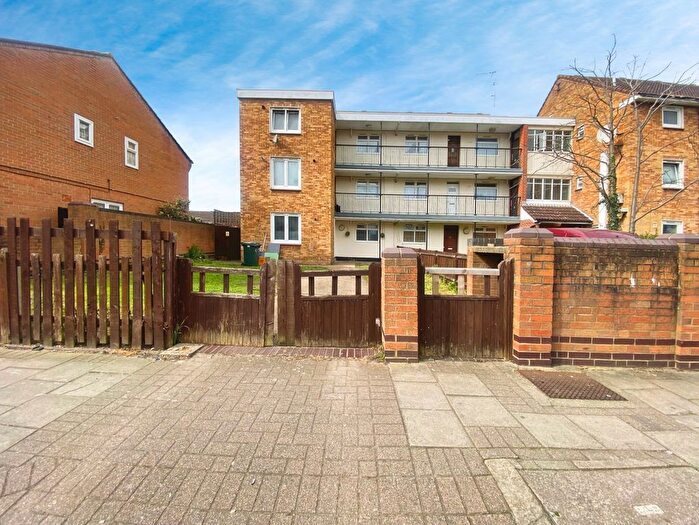 2 Bedroom Flat To Rent In Avondale Court, Avondale Road, E16