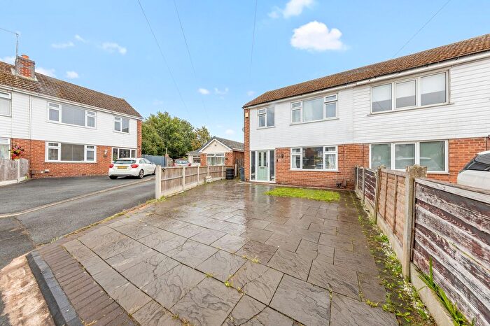 3 Bedroom Semi-detached House For Sale In Cliftonville Road, Woolston, WA1