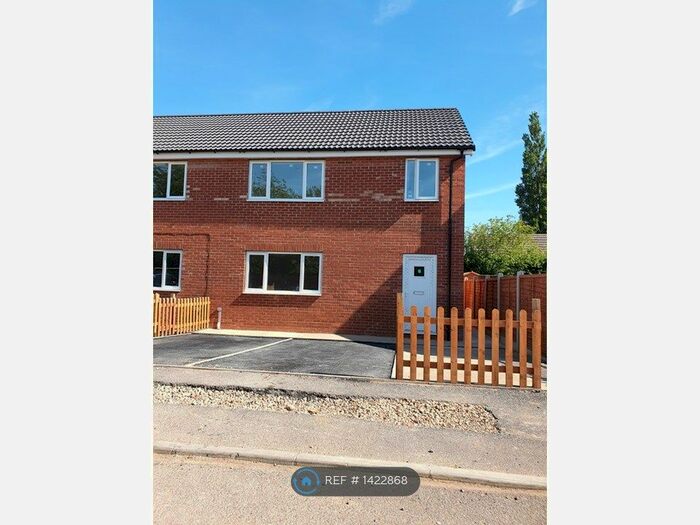 3 Bedroom Semi-Detached House To Rent In Braithwaites Close, Barnetby, DN38