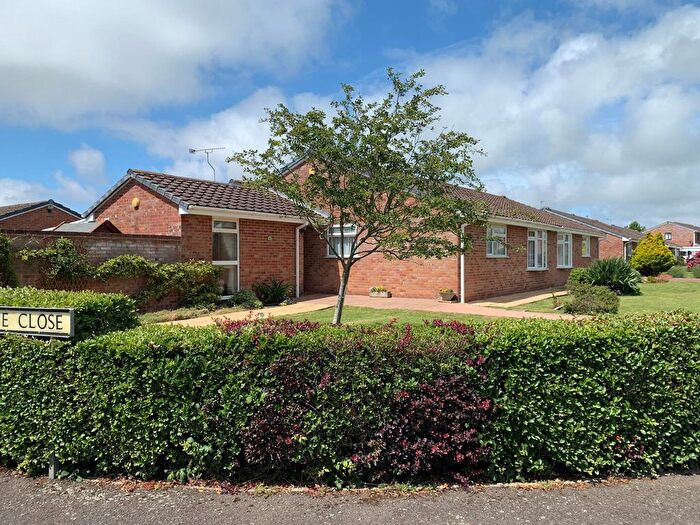 3 Bedroom Detached Bungalow For Sale In Southernlea Road, Burnham-On-Sea, TA8