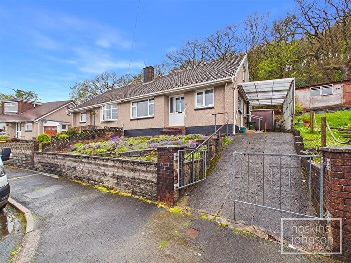3 Bedroom Semi Detached Bungalow For Sale In Whiterock Avenue, Graigwen, Pontypridd, CF37