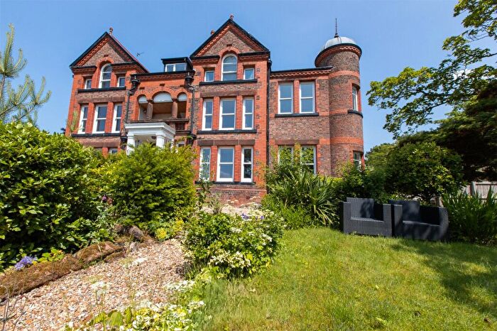 2 Bedroom Apartment For Sale In Farr Hall Drive, Heswall, Wirral, CH60