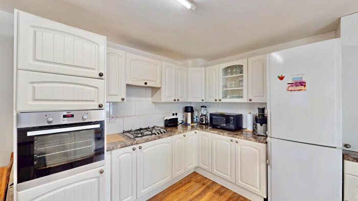 3 Bedroom End Of Terrace House For Sale In Greenway, Dagenham, RM8