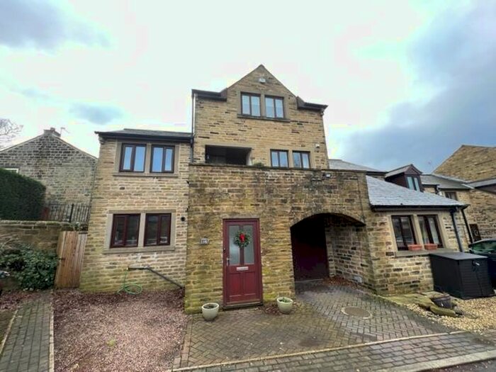 4 Bedroom Property To Rent In Belgrave Mews, Rawdon, Leeds, LS19