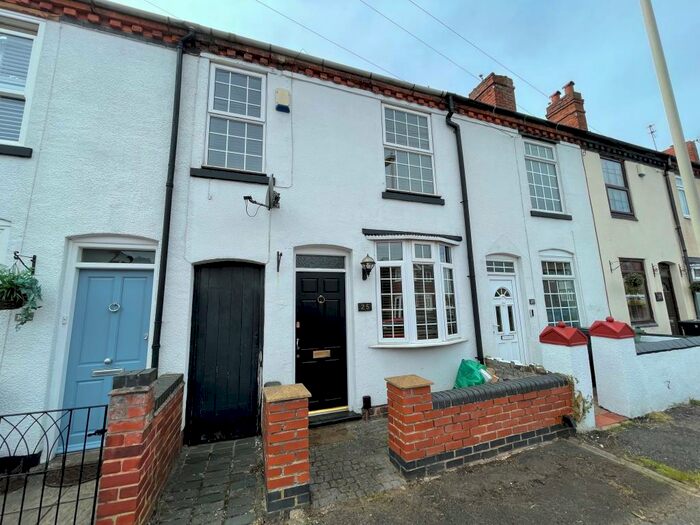 2 Bedroom House To Rent In Halesowen, West Midlands, B63