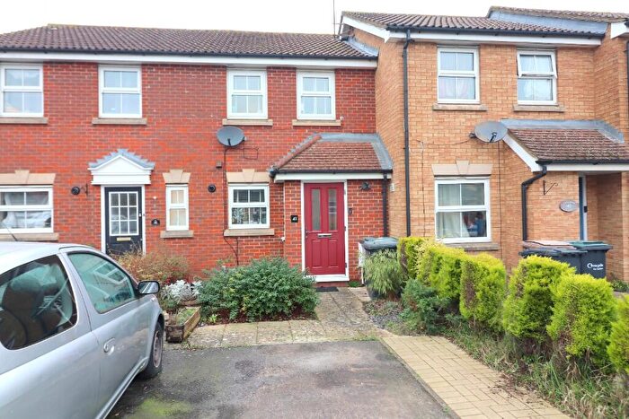 2 Bedroom Terraced House For Sale In Villiers Close, Leagrave, Luton, LU4