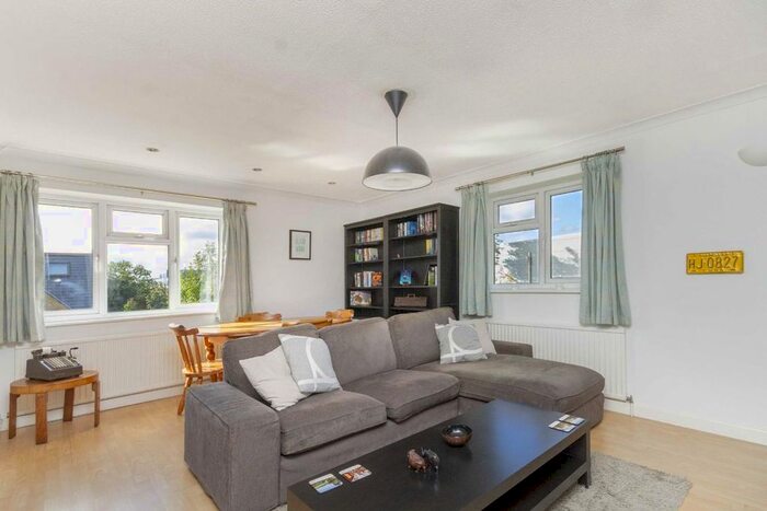 2 Bedroom Flat To Rent In Alexandria Road, London, W13