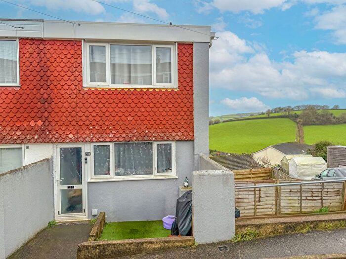4 Bedroom End Terrace House For Sale In Northleat Avenue, Paignton, TQ3