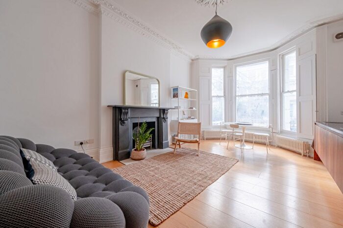 2 Bedroom Flat To Rent In Holland Road, London, W14