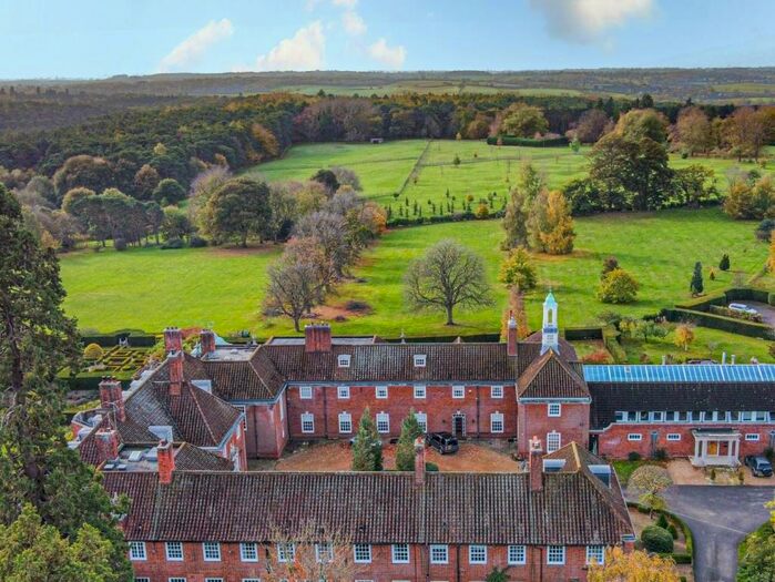 4 Bedroom Country House For Sale In Stockgrove, Leighton Buzzard, Buckinghamshire, LU7