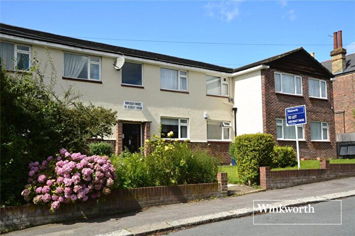 1 Bedroom Apartment For Sale In Ronald Court, Hadley Road, New Barnet, EN5