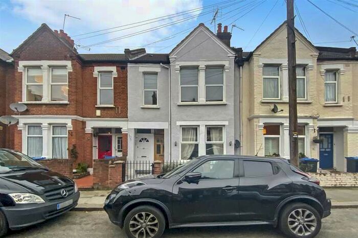 2 Bedroom Maisonette Flat To Rent In Inglemere Road, Mitcham, CR4