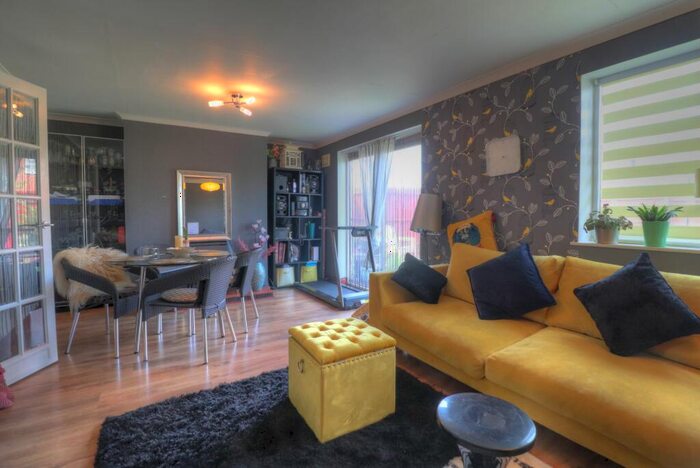 3 Bedroom Semi-Detached House For Sale In Hollybrook Close, Thurmaston, Leicester, LE4