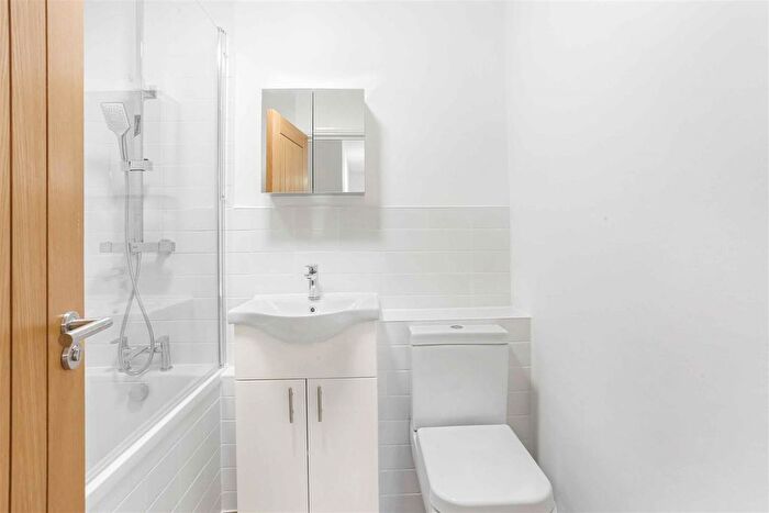 2 Bedroom Flat For Sale In Egmont Road, Sutton, SM2