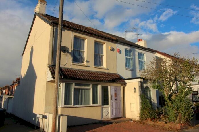 4 Bedroom Semi-Detached House To Rent In Egham, Surrey, TW20