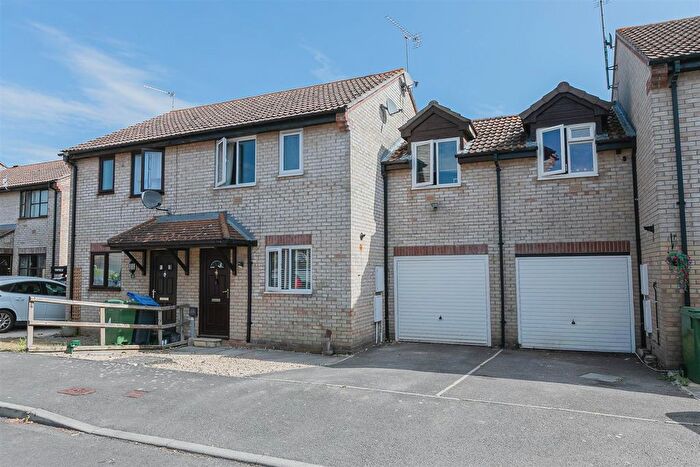 3 Bedroom Terraced House For Sale In Campion Close, Calne, SN11