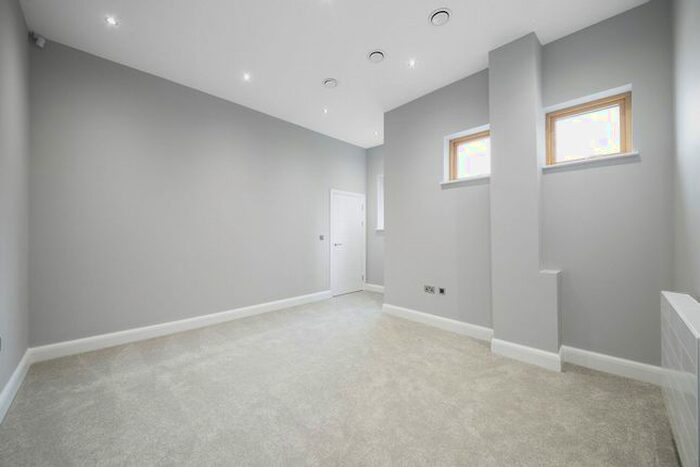 1 Bedroom Flat To Rent In Trafalgar Road, London, SE10