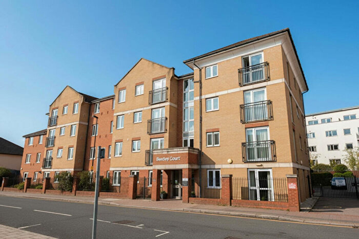 1 Bedroom Apartment For Sale In Whitburn Road, London, SE13