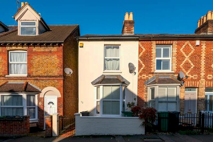 3 Bedroom House To Rent In Doods Road, RH2