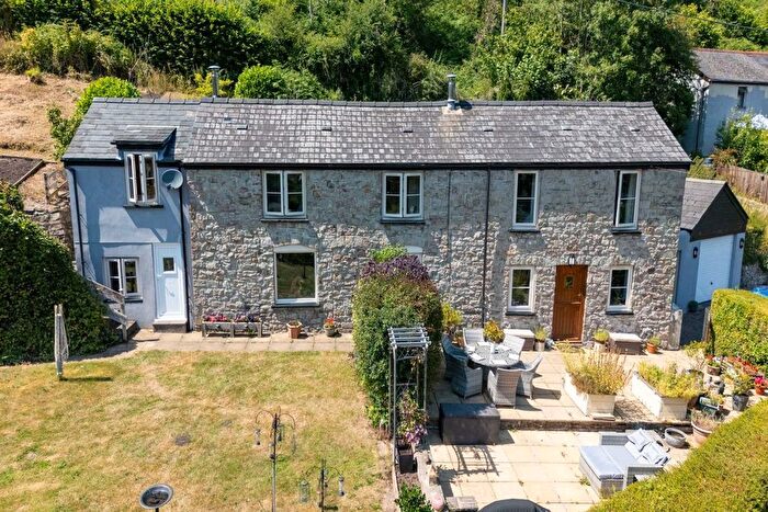 5 Bedroom Detached House For Sale In Rhonas Road, Clydach, Abergavenny, NP7