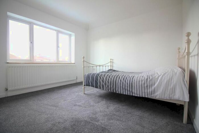 3 Bedroom Semi-Detached House To Rent In Balmoral Drive, Hayes UB4