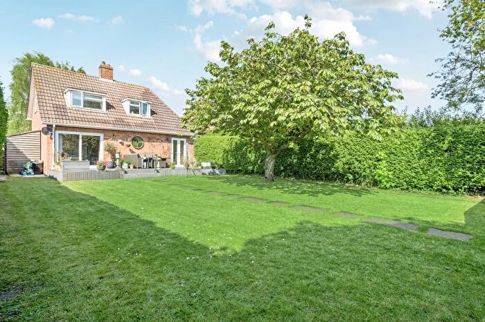 4 Bedroom Detached House For Sale In The Ridgeway, Nettlebed, RG9