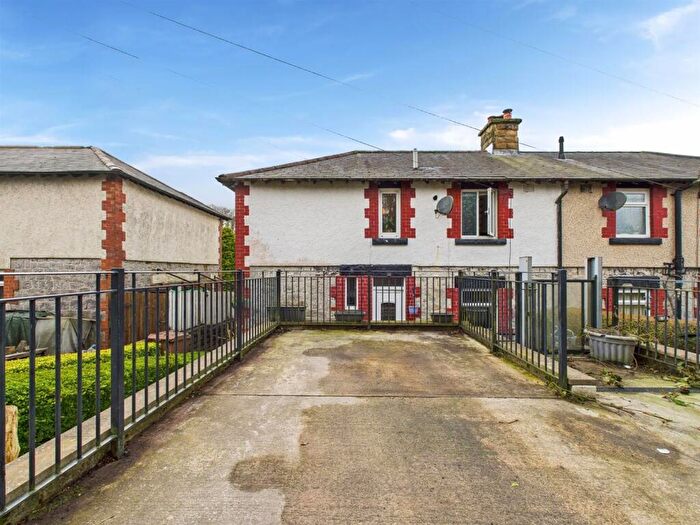 3 Bedroom Semi-Detached House For Sale In Ferneydale Avenue, Buxton, SK17