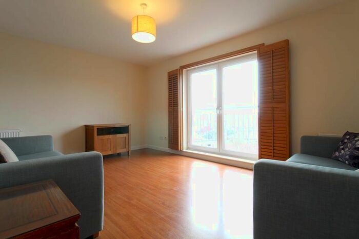 3 Bedroom Flat To Rent In Shaw Crescent, Aberdeen, AB25