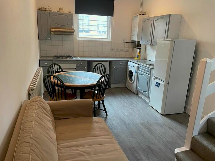 1 Bedroom Flat To Rent In Upper Tooting Road, London, SW17