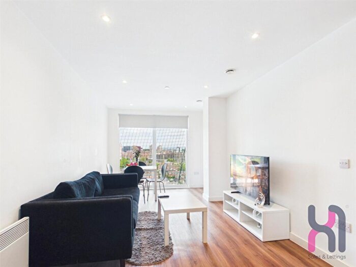 2 Bedroom Flat For Sale In The Gateway, Trafford Road, Salford, M5