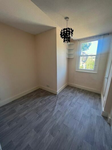 1 Bedroom Flat To Rent In Putney High Street, London, SW15