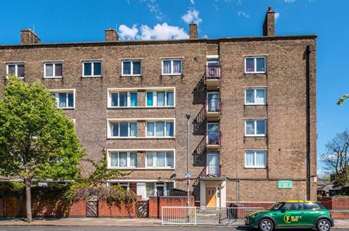 3 Bedroom Flat For Sale In Clarkson House, Maysoule Road, London, SW11