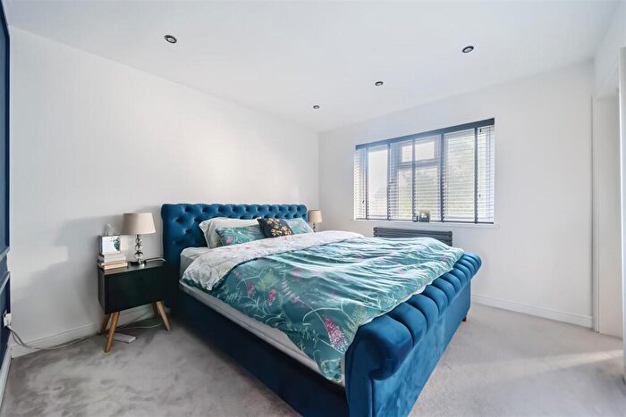 5 Bedroom Detached House For Sale In Trehern Close, Knowle, B93