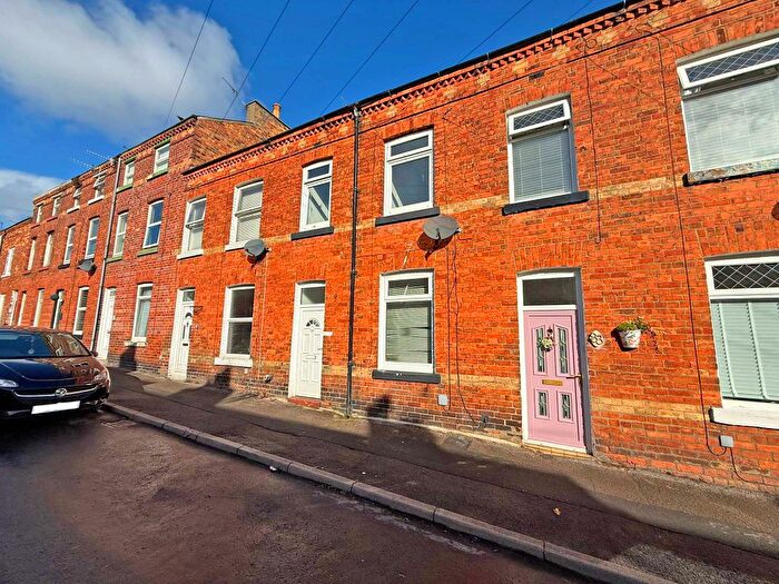 3 Bedroom Terraced House For Sale In Hampton Road, Scarborough, YO12