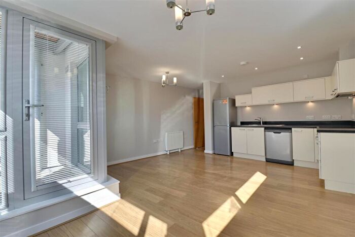 2 Bedroom Flat For Sale In Queen Street, Portsmouth, PO1