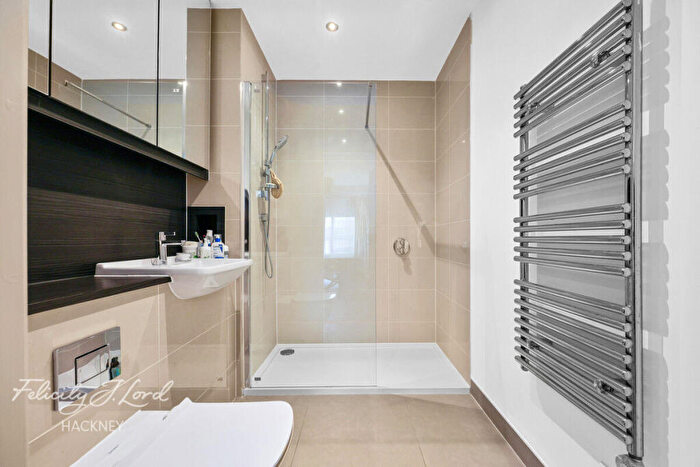 2 Bedroom Flat For Sale In Lansdowne Drive, London, E8