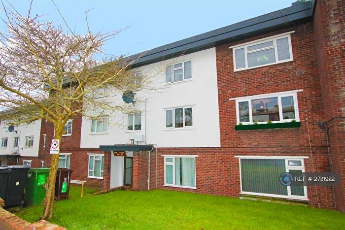 2 Bedroom Flat To Rent In Woolaston Avenue, Cardiff, CF23