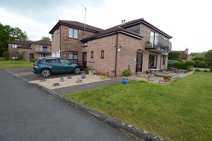 2 Bedroom Apartment For Sale In Grove Court, Woodhall Spa, LN10