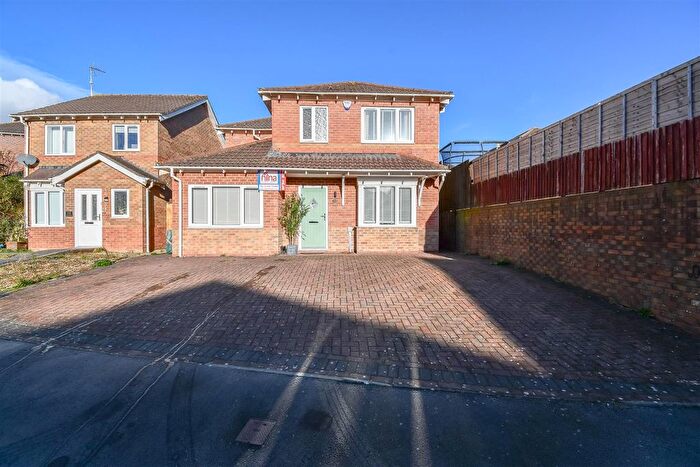 3 Bedroom Detached House For Sale In Heol Corswigen, Barry, CF63